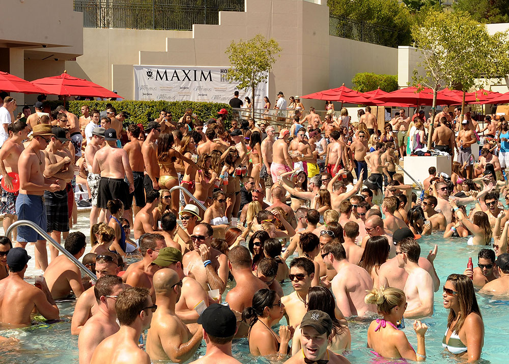 Hometown Hotties pool party